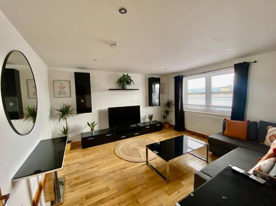 City Centre Apartment Next To Bus And Train Station Inverness Luaran gambar