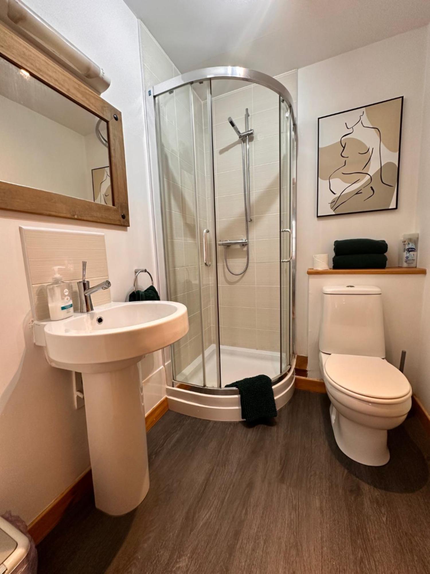 City Centre Apartment Next To Bus And Train Station Inverness Luaran gambar
